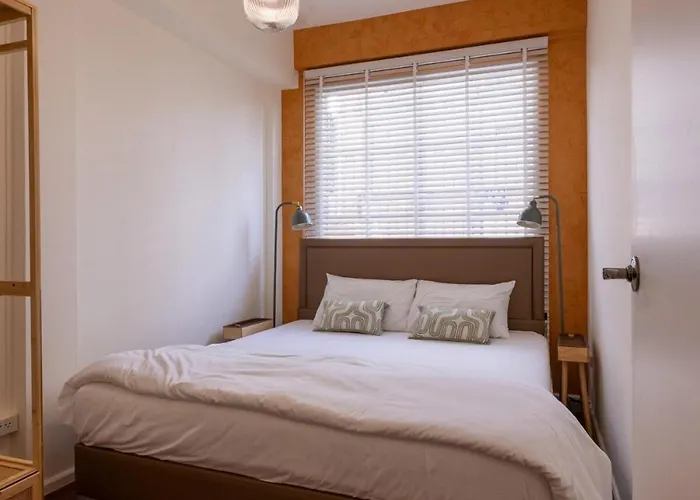 Bkk Cbd Whole-floor 3br 2ba 7-min To Mrt Бангкок