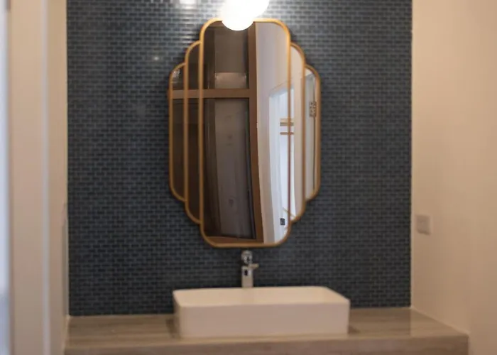 Апартаменты Bkk Cbd Whole-floor 3br 2ba 7-min To Mrt *