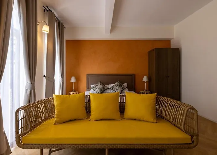 Bkk Cbd Whole-floor 3br 2ba 7-min To Mrt Апартаменты