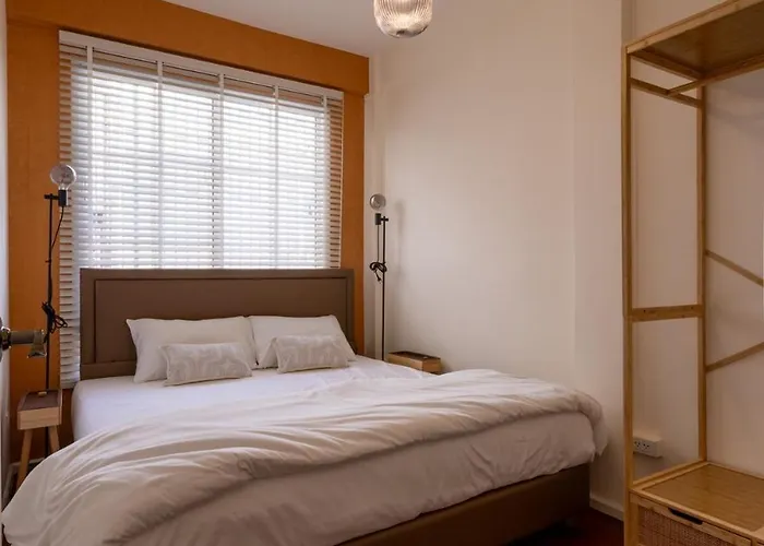 Bkk Cbd Whole-floor 3br 2ba 7-min To Mrt Апартаменты